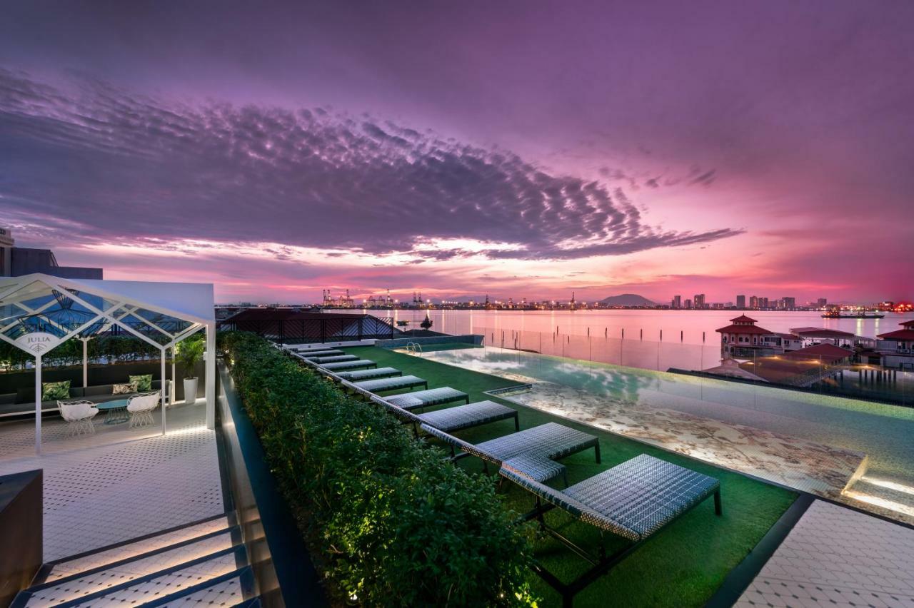 槟城众望酒店 乔治敦 外观 照片 View of the rooftop garden